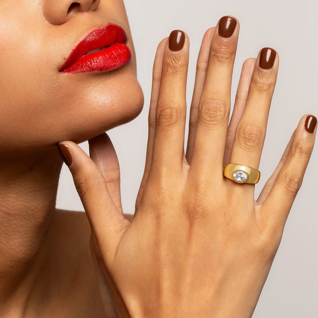 Zelda Ring – A Delicate Touch of Luxury