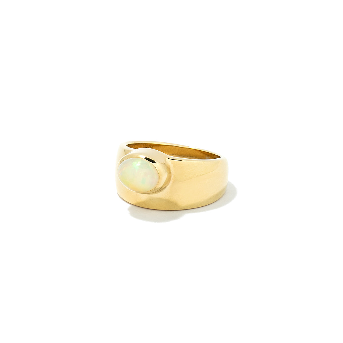 Zelda Ring – A Delicate Touch of Luxury