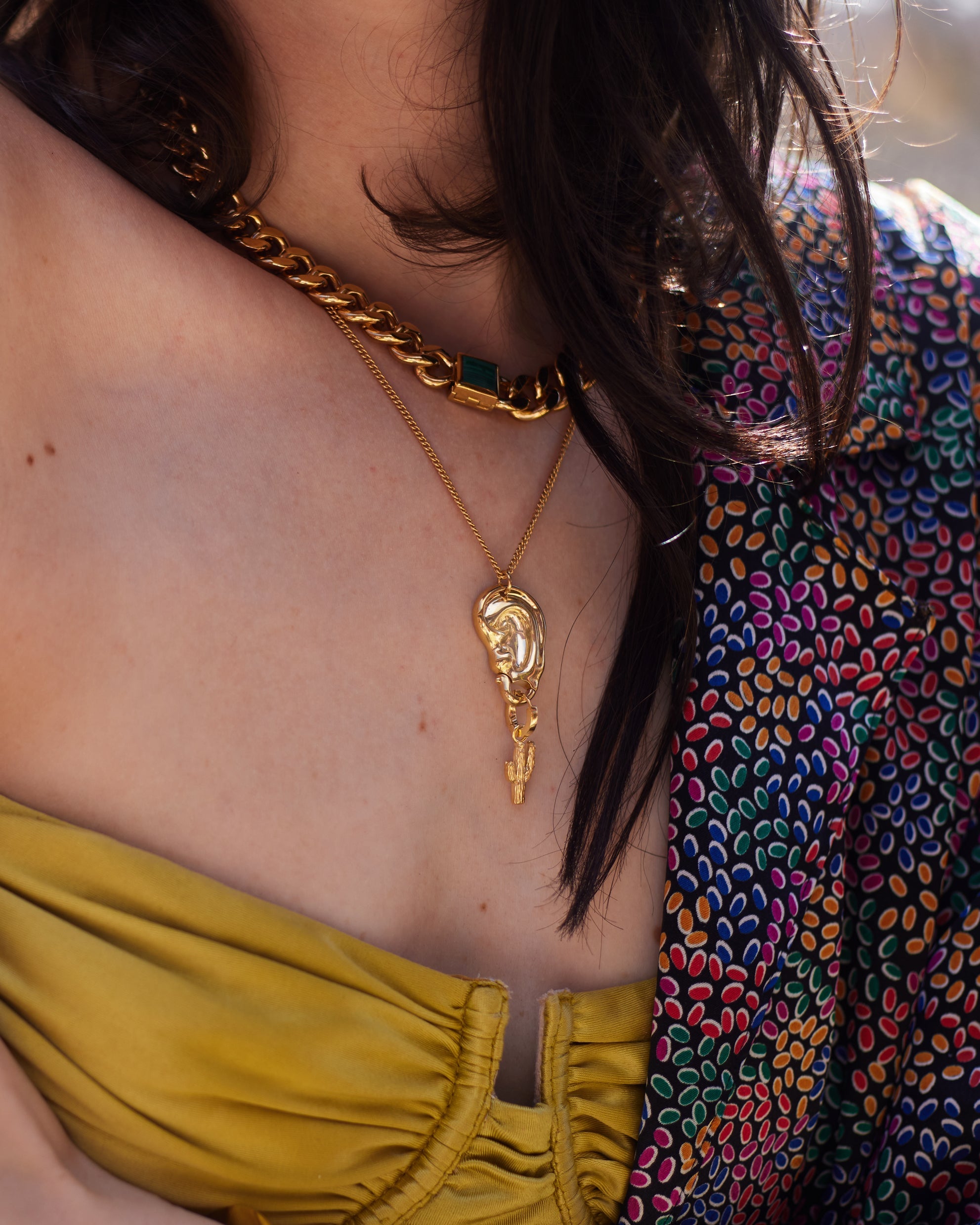 Everyday Glam, Effortless Style – Gold Clasp Necklace