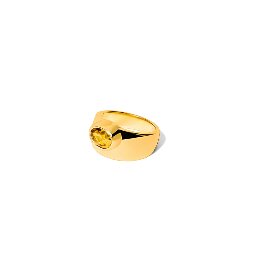 Zelda Ring – A Delicate Touch of Luxury