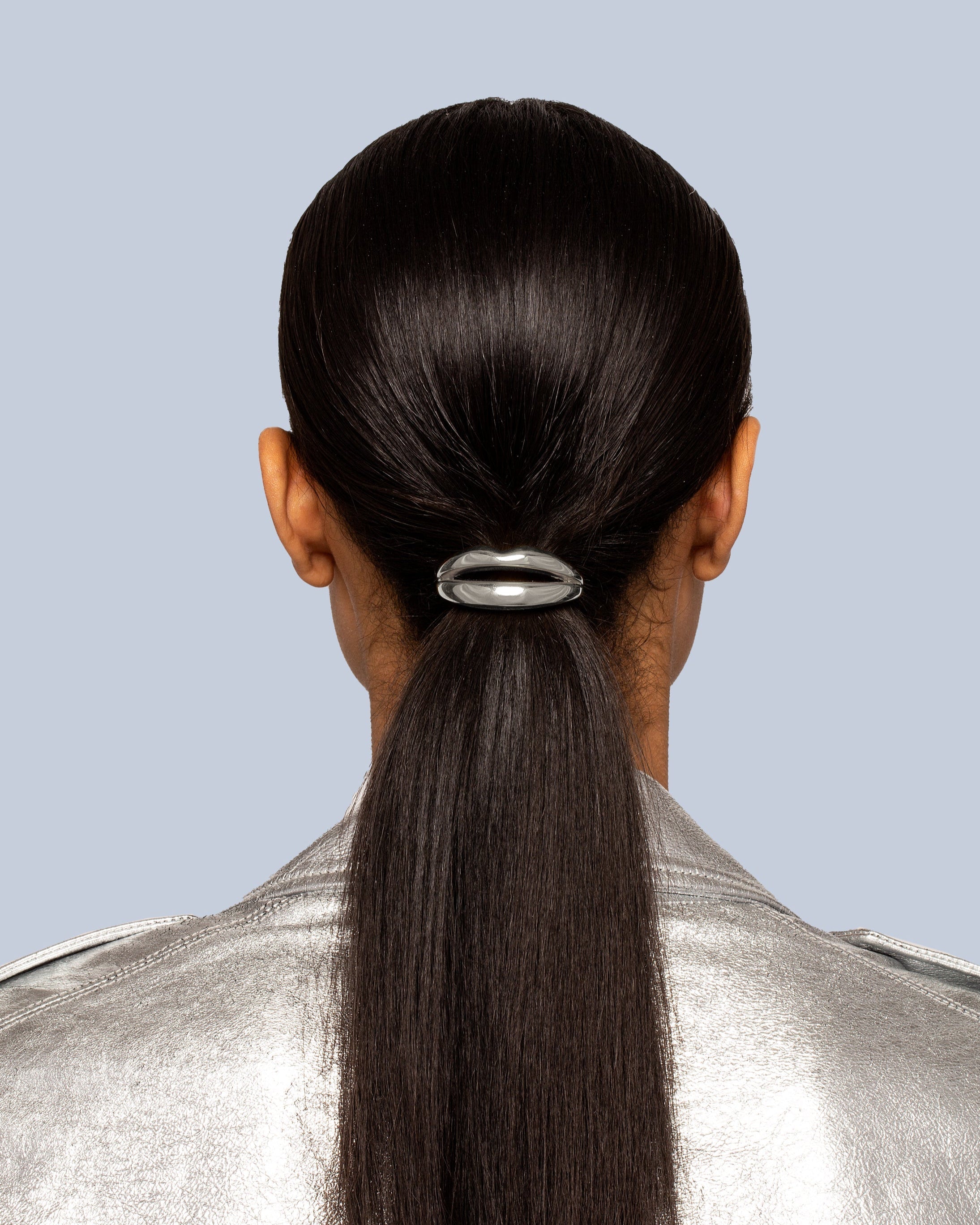 Silver Rosie Lip Hair Band – Minimalist Shine, Maximum Style